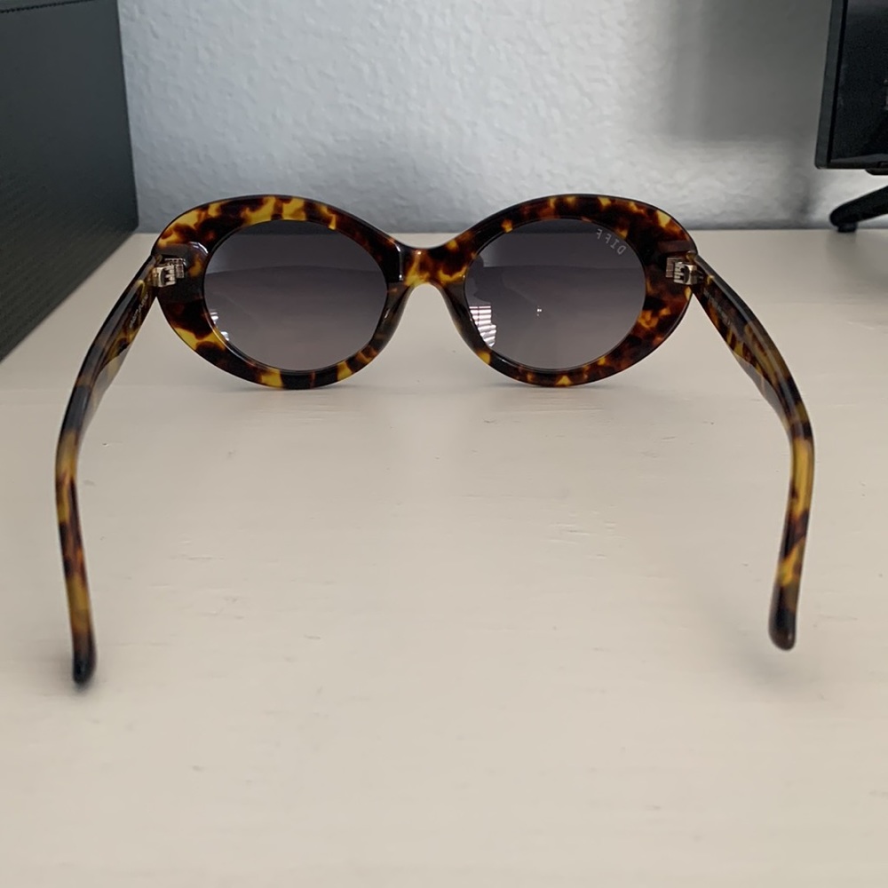 Diff Eyewear Sunglasses - image 3
